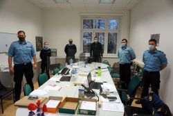 Fünf Angehörige des Korvettengeschwaders Warnemünde der Bundeswehr unterstützen jetzt das Gesundheitsamt bei der Kontaktnachverfolgung. Foto: Landkreis Prignitz